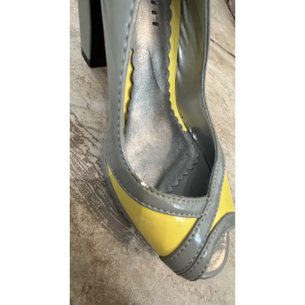Madden Girl Slingback Heels Women’s Size 7 Yellow/Grey Kitten Heel